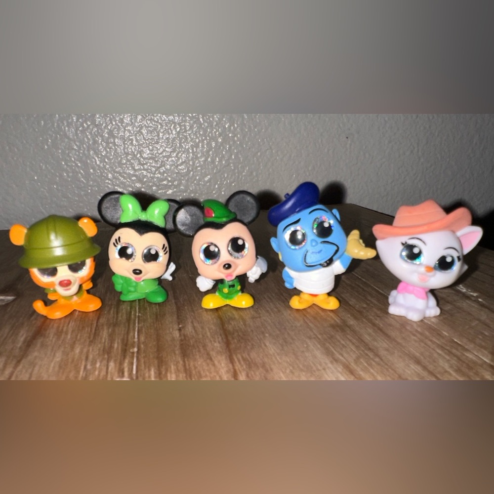 Disney Doorables Let’s Go Series 1 “International Getaway”